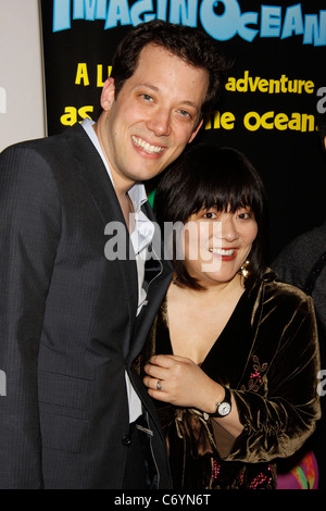 Giovanni Tartaglia e Ann Harada apertura notturna di 'John Tartagliaâ€™s ImaginOcean' presso il New World Stages. La città di New York, Stati Uniti d'America - Foto Stock