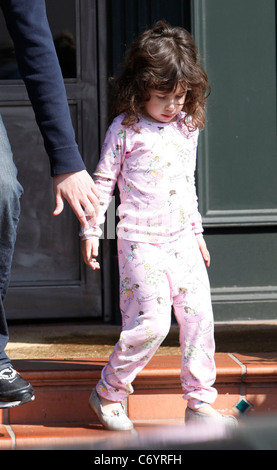 Sadie Sandler Adam Sandler passa per il pranzo a Santa Monica con sua moglie Jackie Titone e figlia Sadie. Los Angeles, Foto Stock