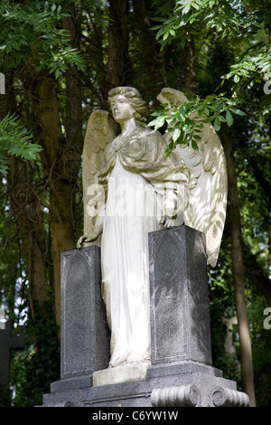 Il cimitero di Highgate Angel Foto Stock