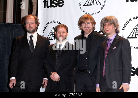 Pagina McConnell, Jon Fishman, Trey Anastasio e Mike Gordon di Phish venticinquesima edizione del Rock and Roll Hall Of Fame cerimonia di induzione Foto Stock