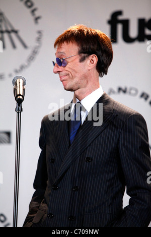 Robin Gibb dei Bee Gees venticinquesima edizione del Rock and Roll Hall Of Fame cerimonia di induzione - Sala stampa presso il Waldorf Astoria Hotel Foto Stock