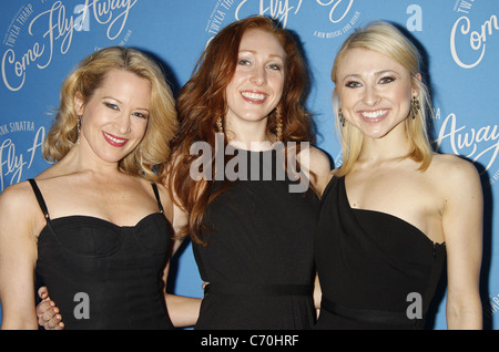 Carolyn Doherty, Heather Hamilton, e Meredith miglia frequentando l'apertura notturna dopo la festa per il musical di Broadway "Vieni Foto Stock