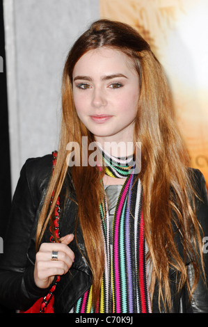 Lily Collins Los Angeles Premiere di 'L'ultima canzone" tenutasi presso la ArcLight cinema di Hollywood Hollywood, California - 25.03.10 Foto Stock