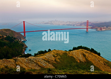 Golden Gate Bridge dal promontorio di Marin, la baia di San Francisco, California, Stati Uniti d'America. JMH5248 Foto Stock