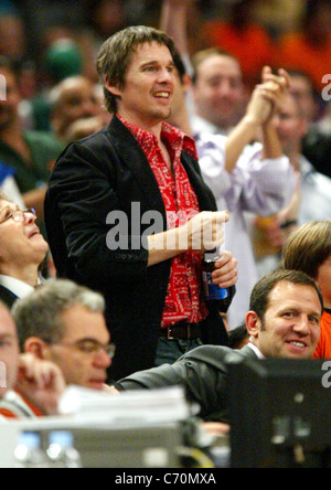 Eathan Hawk celebrità a New York Knicks v Boston Celtics al Madison Square Garden di New York, Stati Uniti d'America - 06.04.10 : HRC Foto Stock