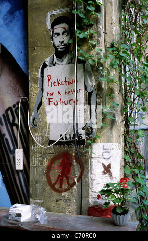Cortile di Haus Schwarzenberg vicino a Hackesche Höfe nel quartiere Mitte di Berlino. Foto Stock