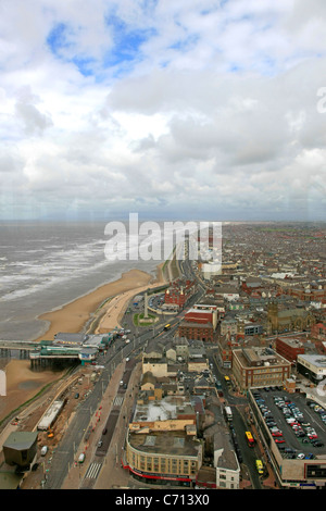 Birds Eye View di Blackpool dalla cima della Torre guardando verso nord Foto Stock