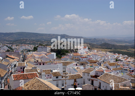 OLVERA tipico spagnolo villaggio bianco visualizza Foto Stock