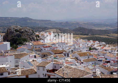 OLVERA tipico spagnolo villaggio bianco visualizza Foto Stock