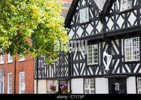 La metà degli Edifici con travi di legno sul Dinham Ludlow Shropshire Inghilterra Foto Stock