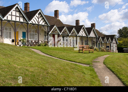 Rowland Hill gli ospizi di carità in Wootton-sotto-Edge Gloucestershire England Regno Unito Foto Stock