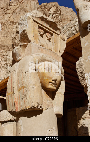 Dea Hathor, Hatshepsut Tempio di Luxor in Egitto. Foto Stock