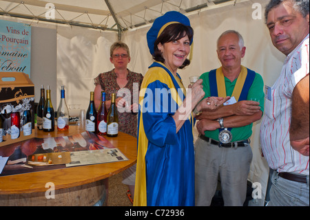 Parigi, Francia, piccoli gruppi, Festival del vino e del Fo-od francese, St. Pourcinois, French Women Taste Testing French Wines, Taste of paris Foto Stock