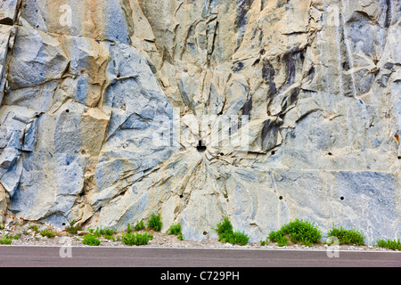 Foro di Blast su Lee Vining grado di Tioga Pass Road, a est di Yosemite National Park, Stati Uniti d'America. JMH5299 Foto Stock