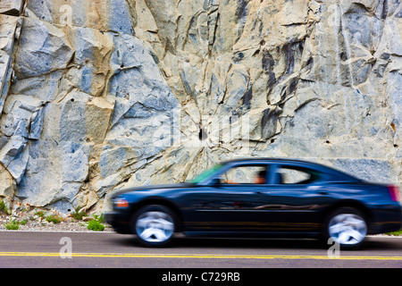 Foro di Blast su Lee Vining grado di Tioga Pass Road, a est di Yosemite National Park, Stati Uniti d'America. JMH5300 Foto Stock