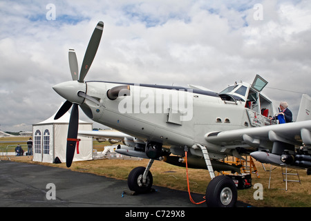 Aria TRATTORE A-802U attacco leggero e di controinsurrezione (moneta) aeromobile a Farnborough Airshow internazionale 2010 Foto Stock