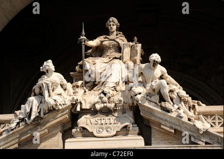 Italia, Roma, Corte di Cassazione, Palazzo di giustizia, Palazzo di giustizia, scultura Foto Stock