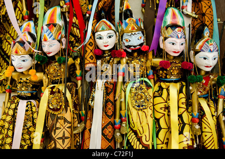 Tradizionali burattini in legno in Bali Indonesia Foto Stock