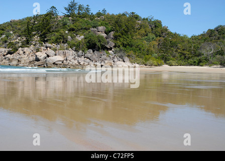 Spiaggia della Baia di firenze, Magnetic Island, Queensland, Australia Foto Stock