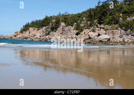 Spiaggia della Baia di firenze, Magnetic Island, Queensland, Australia Foto Stock