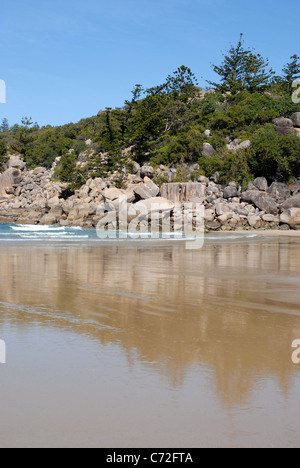 Spiaggia della Baia di firenze, Magnetic Island, Queensland, Australia Foto Stock