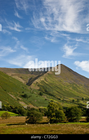 Caudale e Stoney Cove Pike come visto da vicino i fratelli acqua, Parco Nazionale del Distretto dei Laghi, Cumbria Foto Stock