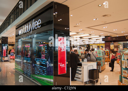 Negozio duty free al Terminal 5 di Heathrow Airport. In Inghilterra. Foto Stock