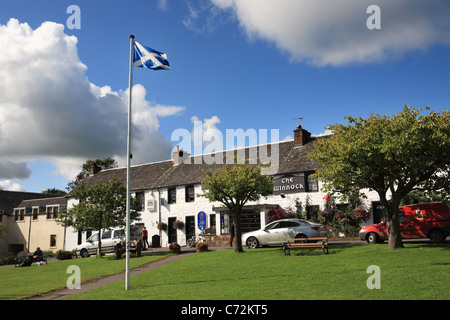 The Winnock Hotel , la piazza, Drymen, Distretto di Stirling, Scozia, Regno Unito Foto Stock