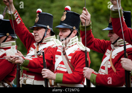 Il diciannovesimo reggimento di piede (re-enactors) al patrimonio Cromford Weekend, Derbyshire, England, Regno Unito Foto Stock