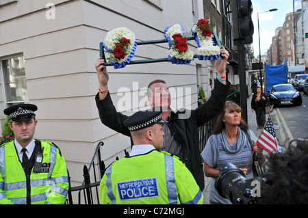 Ambasciata Statunitense Grosvenor Square Londra 9/11 anniversario EDL Inglese Lega di difesa anti manifestanti musulmani Foto Stock