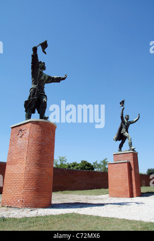 Il vecchio era Sovietica statua in Memento Park vicino a Budapest. Ungheria Foto Stock