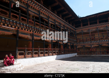 Paro Dzong. Cortile interno. Paro. Il Bhutan Foto Stock