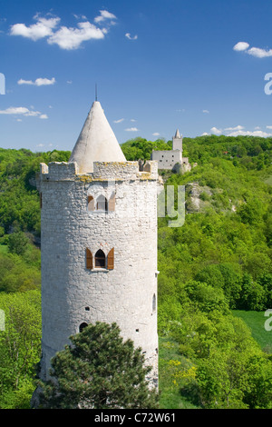 Saaleck castello nella parte anteriore del castello Rudelsburg, Saaleck, Bad Koesen, Saale, Sassonia-Anhalt, Germania, Europa Foto Stock