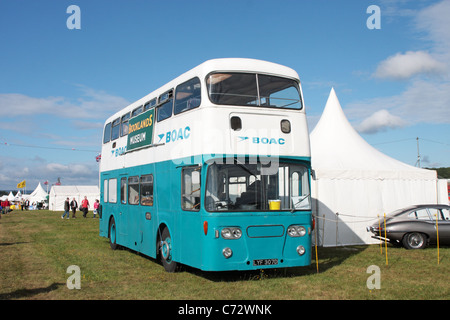 BOAC MCW corposi Leyland Atlantean presso le ali e le ruote mostrano Dunsfold Surrey UK Foto Stock