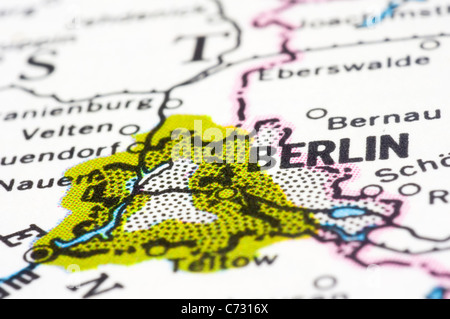 Berlino, una immagine ravvicinata della capitale della Germania sulla mappa. Foto Stock