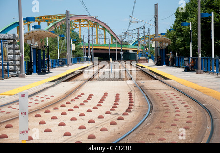 Mt Royal Avenue Light Rail Station a Baltimore, Maryland, Stati Uniti d'America Foto Stock