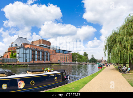 Il Royal Shakespeare Theatre e Swan Theatre sul fiume Avon, Stratford-upon-Avon, Warwickshire, Inghilterra, Regno Unito Foto Stock