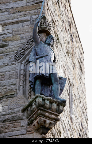 Statua di William Wallace sul National Wallace Monument Stirling Foto Stock