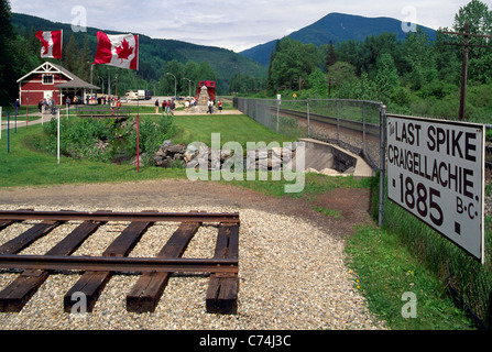 Craigellachie, BC, British Columbia, Canada - Sito storico dell'ultimo Spike pilotato in Canada la prima ferrovia Trans-Continental Foto Stock