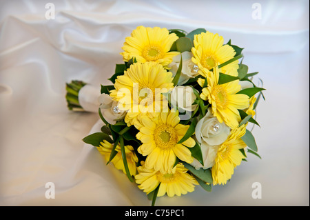 Brides bouquet di margherite giallo Foto Stock