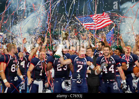 VIENNA, Austria - 16 luglio il Team USA celebra la vittoria del Campionato Mondiale di calcio sulla luglio 16, 2011 a Vienna, in Austria Foto Stock