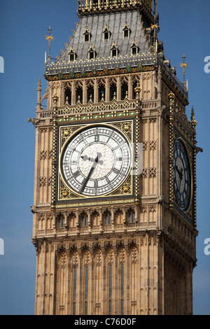 UK, Londra, Big Ben contro sky Foto Stock