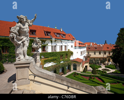 Sculture in giardino Vrtbovska a Praga Foto Stock