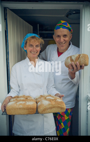 Penny e Dragan dall amore di focacce panificio, il panificio più piccolo al mondo Foto Stock