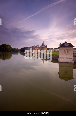 Il Chateau de Chantilly nel nord della Francia Foto Stock