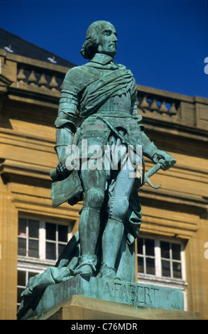 Statua del Maréchal de France, Abraham de Fabert d'Esternay, Place d'Armes, Metz, della Mosella, regione della Lorena, Francia Foto Stock