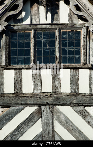 Xvi secolo in legno a telaio edificio medievale in luogo di mercato, Banbury, Oxfordshire, Inghilterra Foto Stock