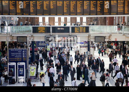 Inghilterra, Londra Liverpool Street Station Concourse Foto Stock