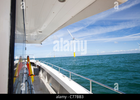Le turbine eoliche all'Walney offshore wind farm, Cumbria, Regno Unito. Foto Stock