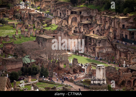 Vista dal Monumento a Vittorio Emanuele II monumento sopra l'antico Foro Romano, Roma, Italia, Europa Foto Stock